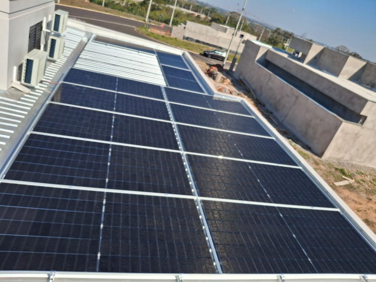 Alto Padrão no Condomínio Damha.